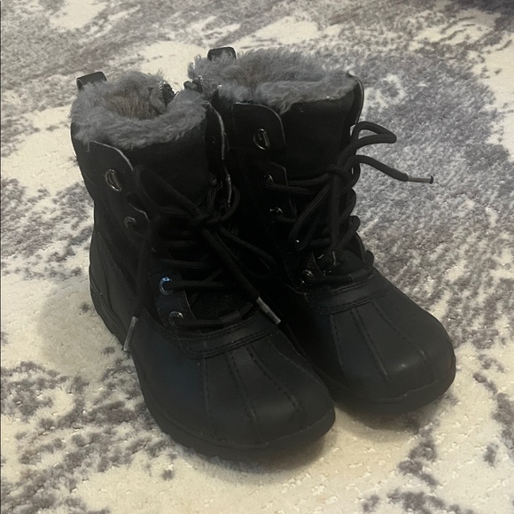 UGG Kids Black and Gray Winter Boots - Picture 1 of 5